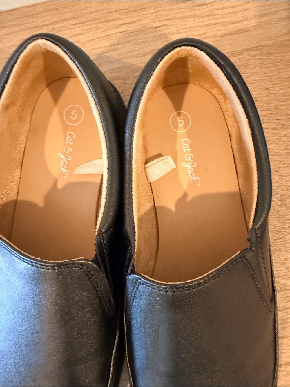 Cat & jack boys size 5 Black Slip-On Leather Dress Shoes - Picture 4 of 5